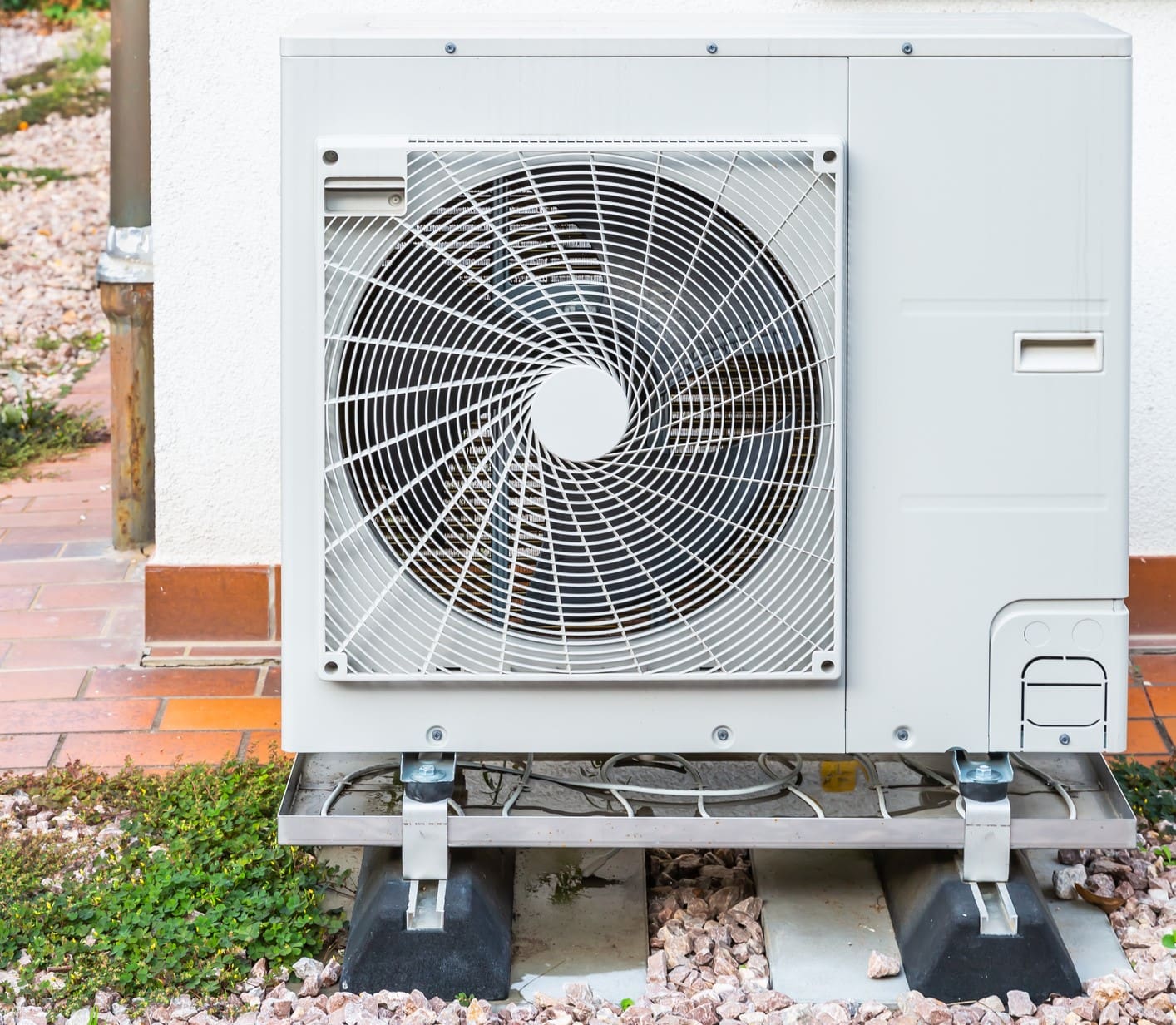 Outdoor heat pump